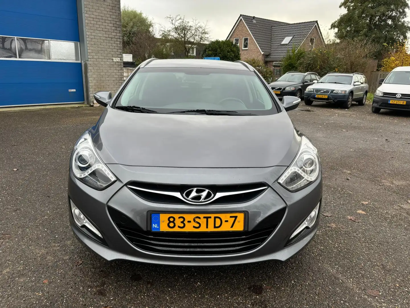 Hyundai i40 Wagon 1.6 GDI Blue Business Edition Grijs - 2