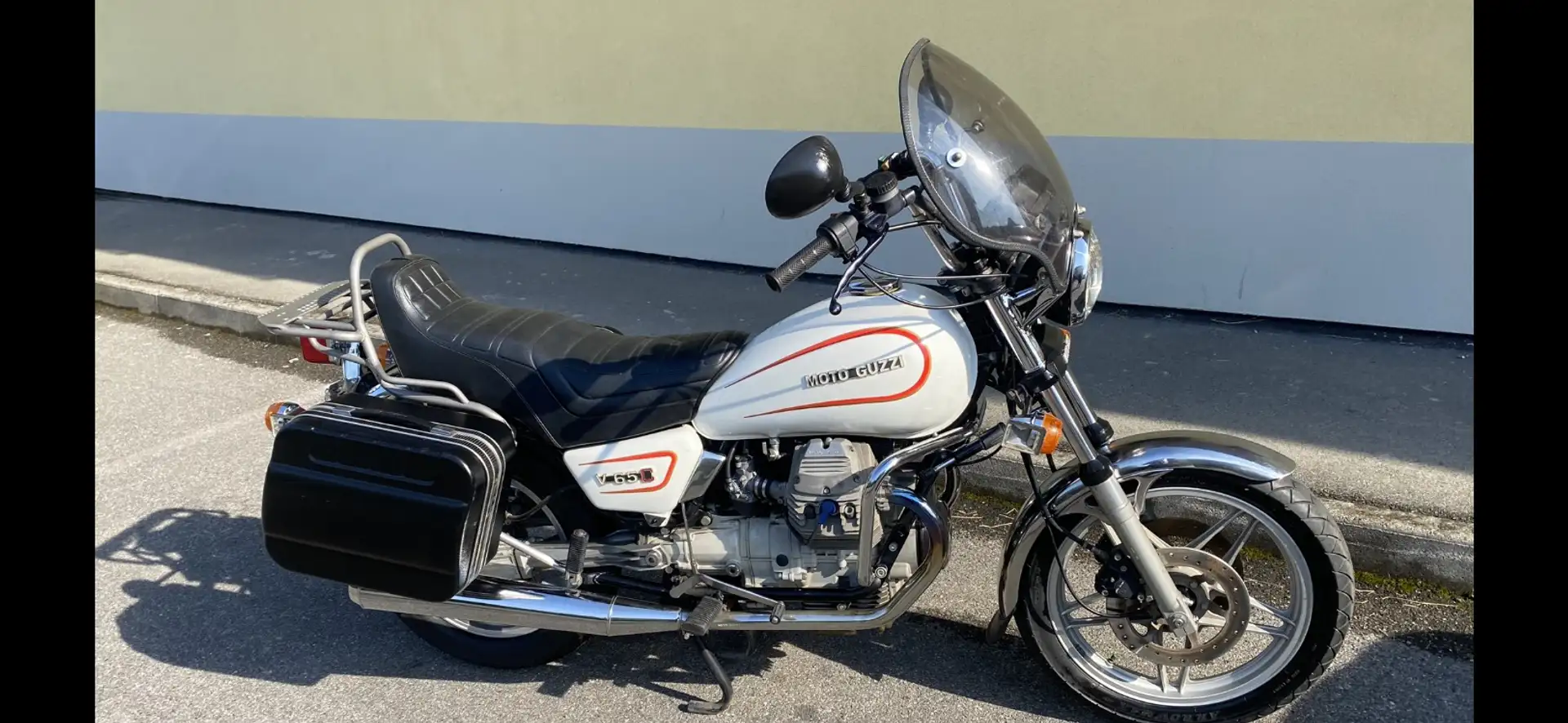 Moto Guzzi V 65 strada - 1