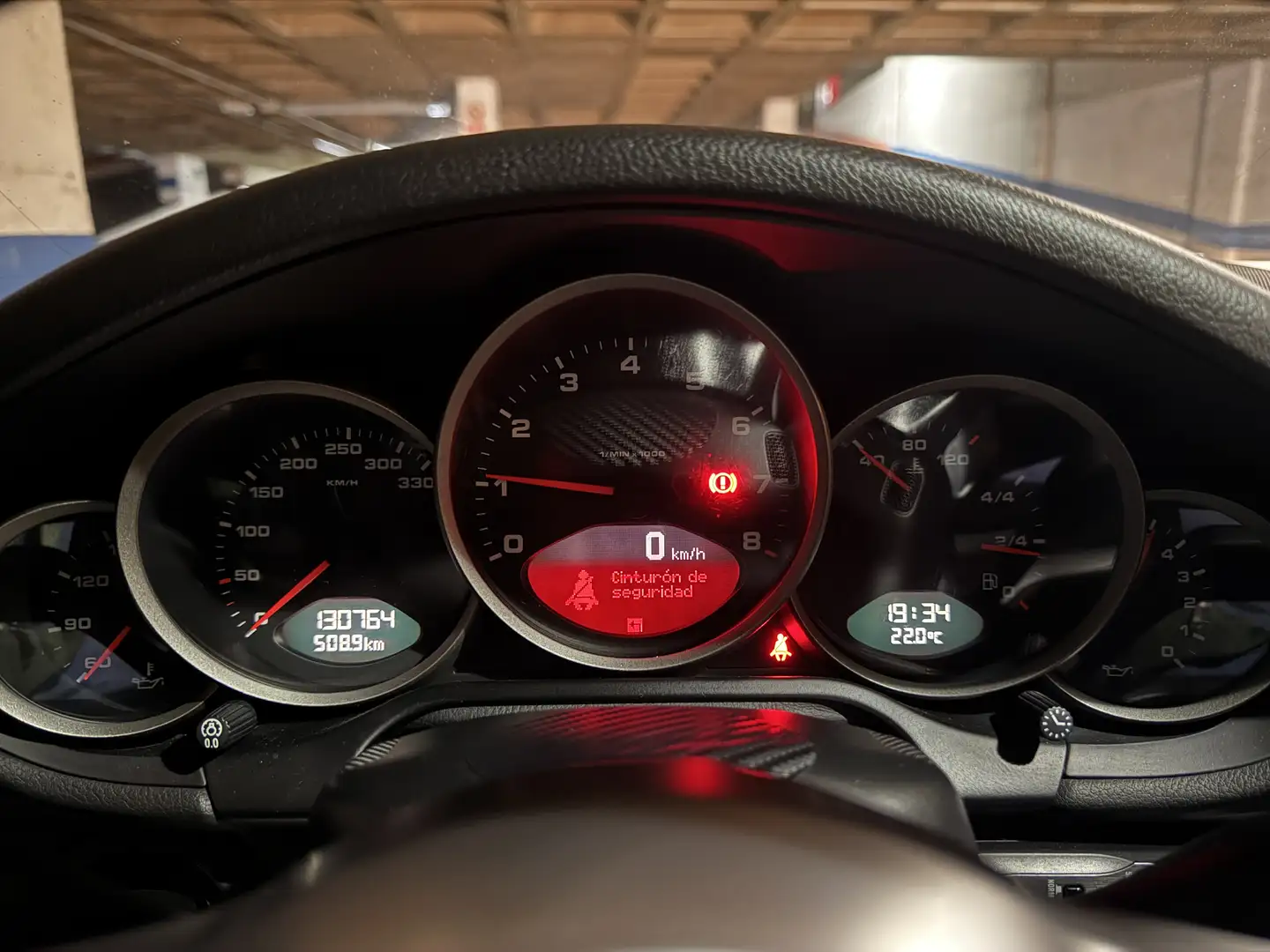 Porsche 911 Carrera 4 Coupé - 1