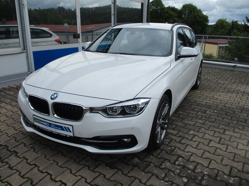 BMW 320 i Touring Sport Line+AHK+Navi+LED+gepflegt