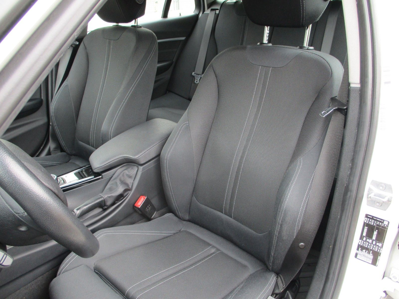BMW 320 i Touring Sport Line+AHK+Navi+LED+gepflegt — photo 14