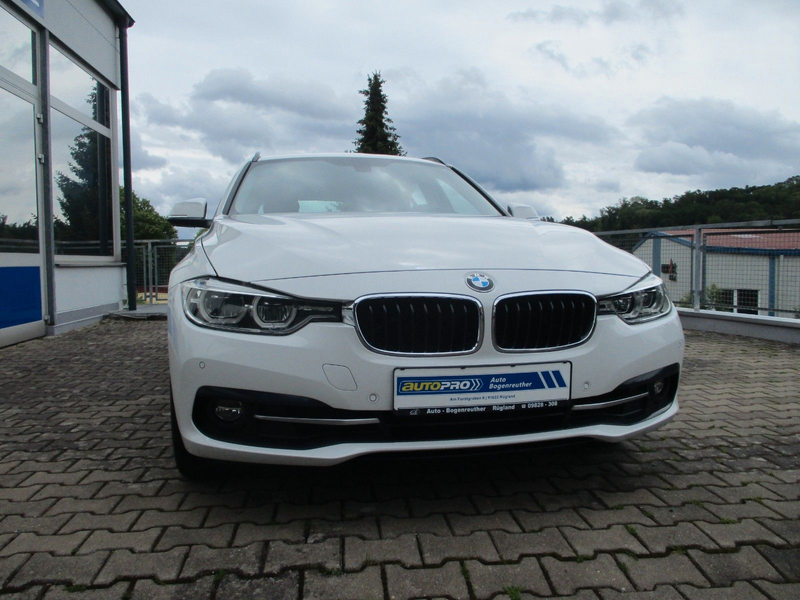 BMW 320 i Touring Sport Line+AHK+Navi+LED+gepflegt — photo 9