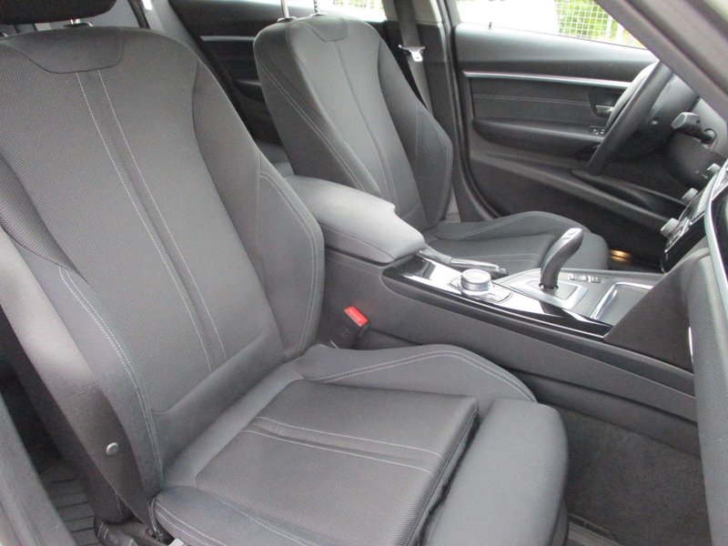 BMW 320 i Touring Sport Line+AHK+Navi+LED+gepflegt — photo 10