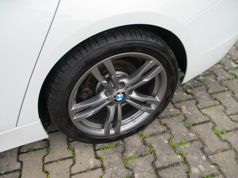 BMW 320 i Touring Sport Line+AHK+Navi+LED+gepflegt — photo 3