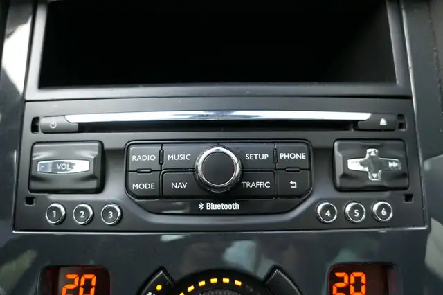 Peugeot 3008 view 11