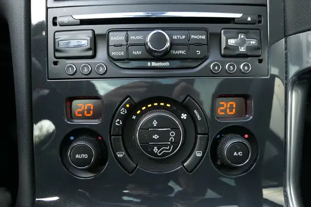 Peugeot 3008 view 10