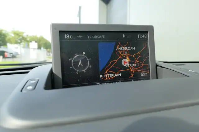 Peugeot 3008 view 13