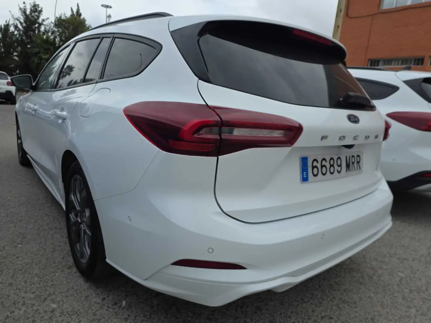 Ford Focus Sportbreak 1.0 Ecoboost MHEV ST-Line 155 Aut. Wit - 2