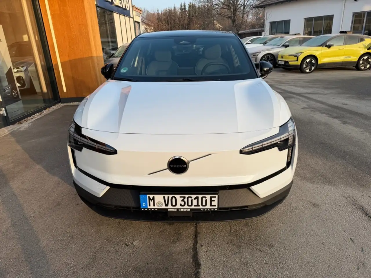 Volvo EX30 Single Motor Extended Range Plus HarmanKardon LED 2