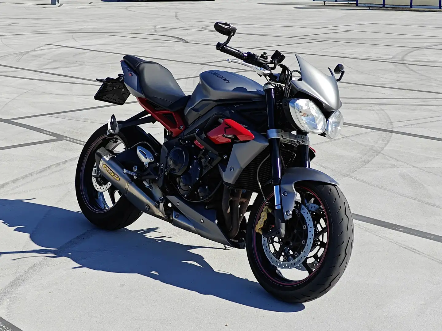 Triumph Street Triple R Grijs - 1