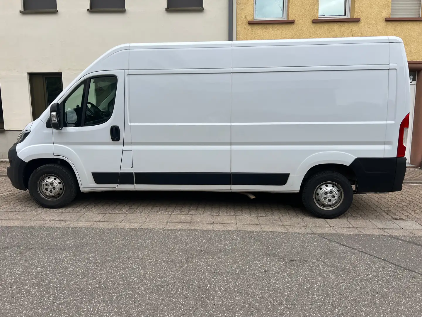 Peugeot Boxer Boxer 335 BlueHDi HDi 335 L3H2 S Weiß - 1