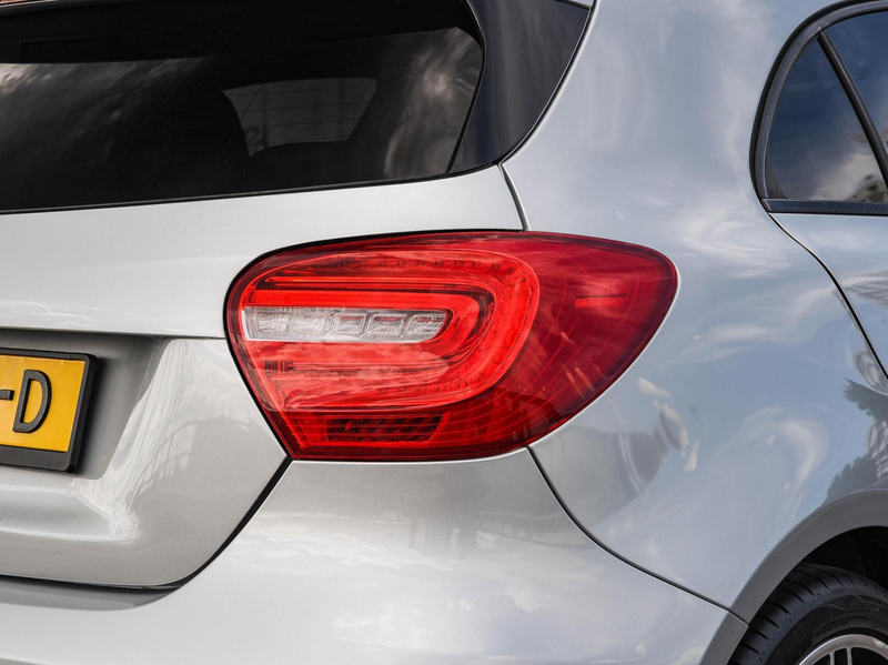 Mercedes-Benz A 180 AMG Night Edition | Automaat | Navigatie | Bi-xeno — photo 35