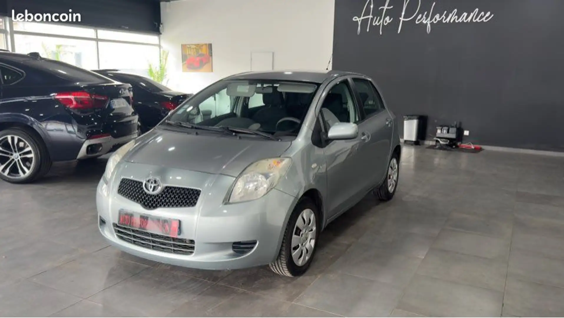 Toyota Yaris D4D 90CH PACK CLIM Gris - 1