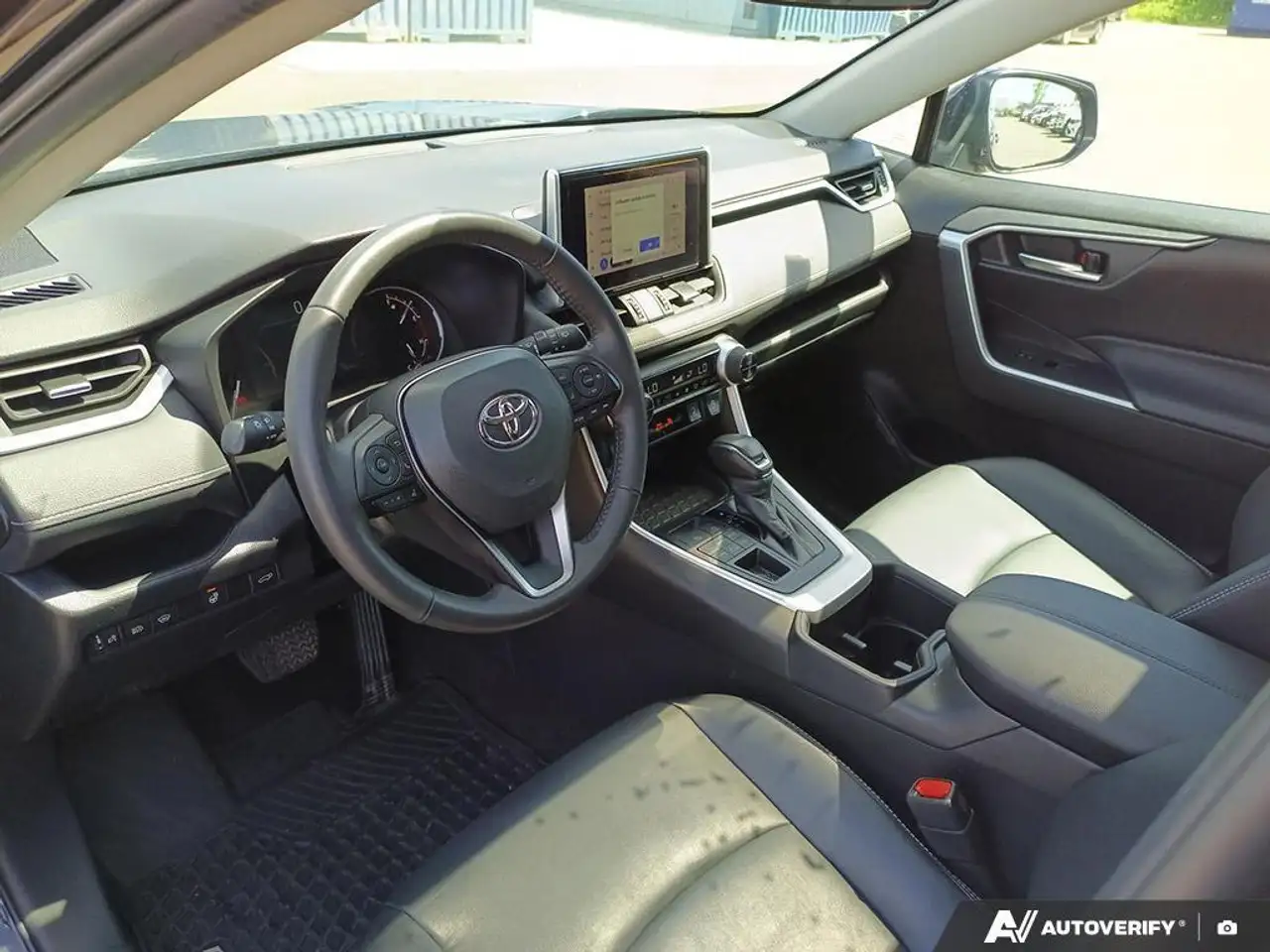Toyota RAV 4 снимка Toyota RAV 4