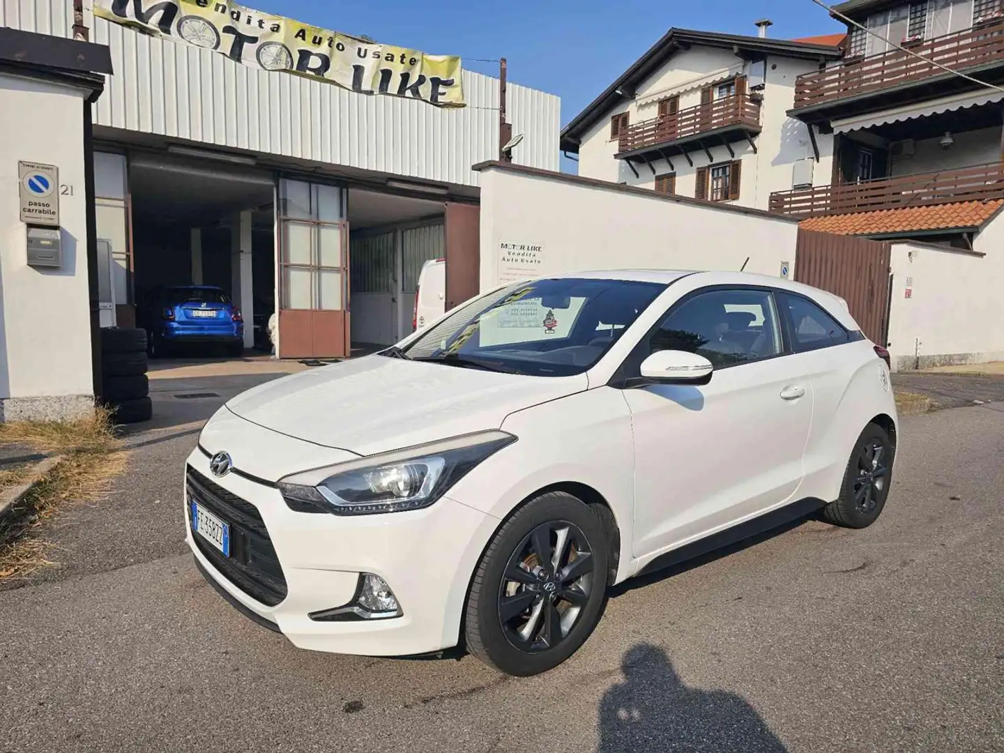 Hyundai i20 Coupé 1.2 3 porte Blanc - 1
