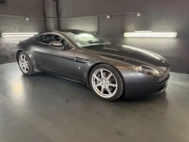 Aston Martin V8 4.3 v8 380CH Boite mécanique