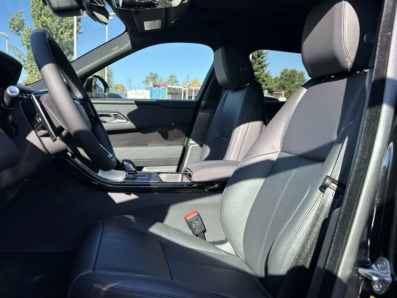 Land Rover Range Rover Velar снимка Land Rover Range Rover Velar
