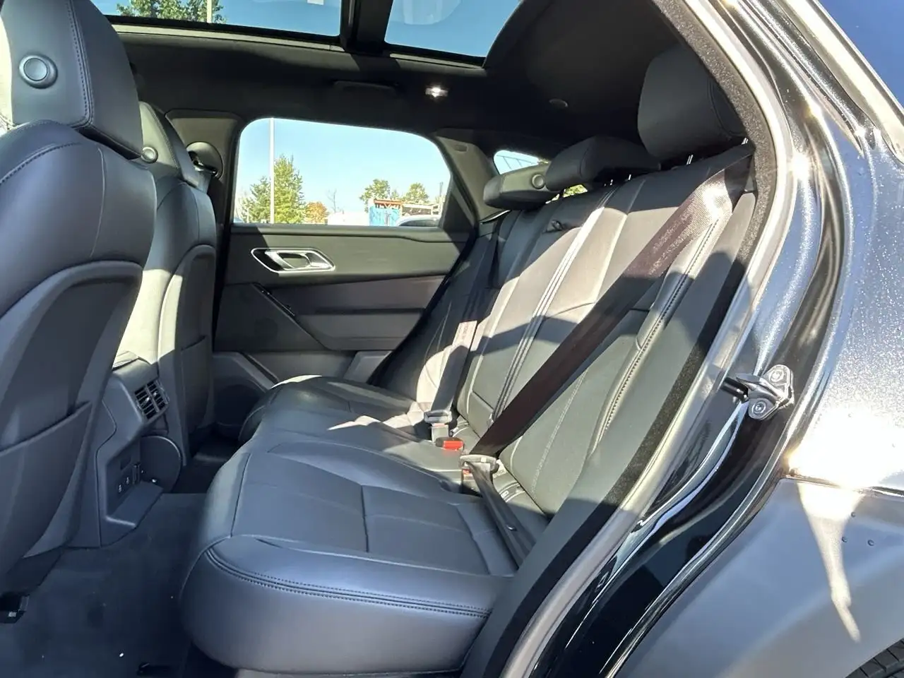 Land Rover Range Rover Velar снимка Land Rover Range Rover Velar