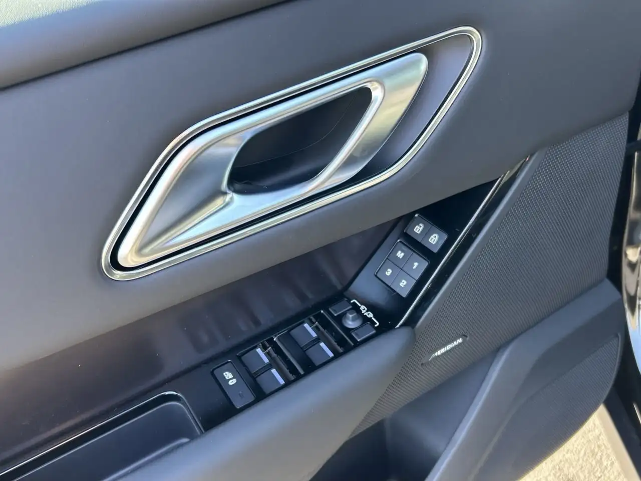 Land Rover Range Rover Velar снимка Land Rover Range Rover Velar