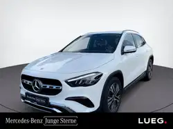 Mercedes-Benz GLA 200 PROGRESSIVE+AHK+DISTR+KEYLESS+360+SOUND