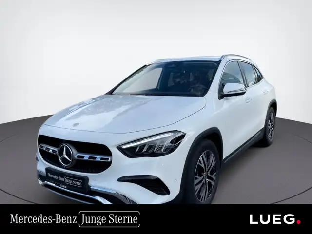 Mercedes-Benz GLA 200 PROGRESSIVE+AHK+DISTR+KEYLESS+360+SOUND