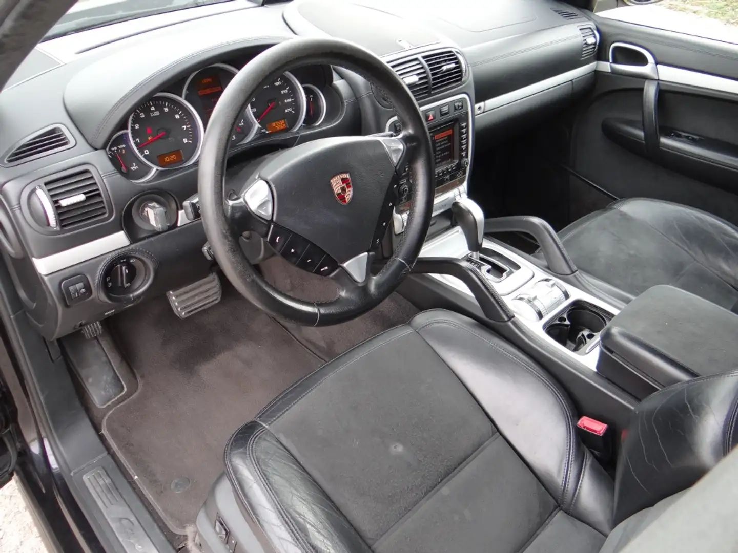 Porsche Cayenne GTS Tiptronic Schwarz - 2
