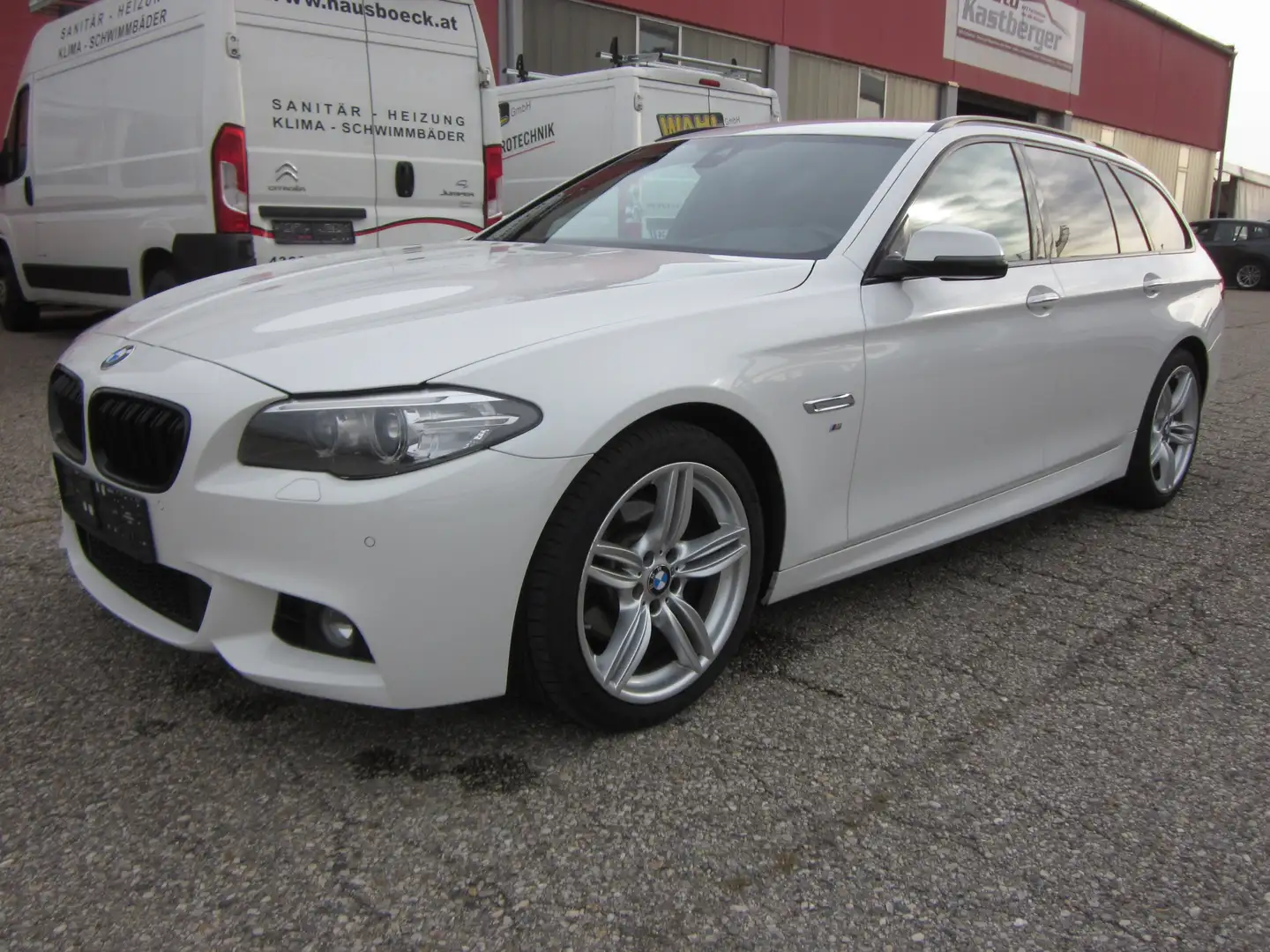 BMW 520 520d xDrive Ö-Paket Touring Aut. M-Paket Weiß - 1