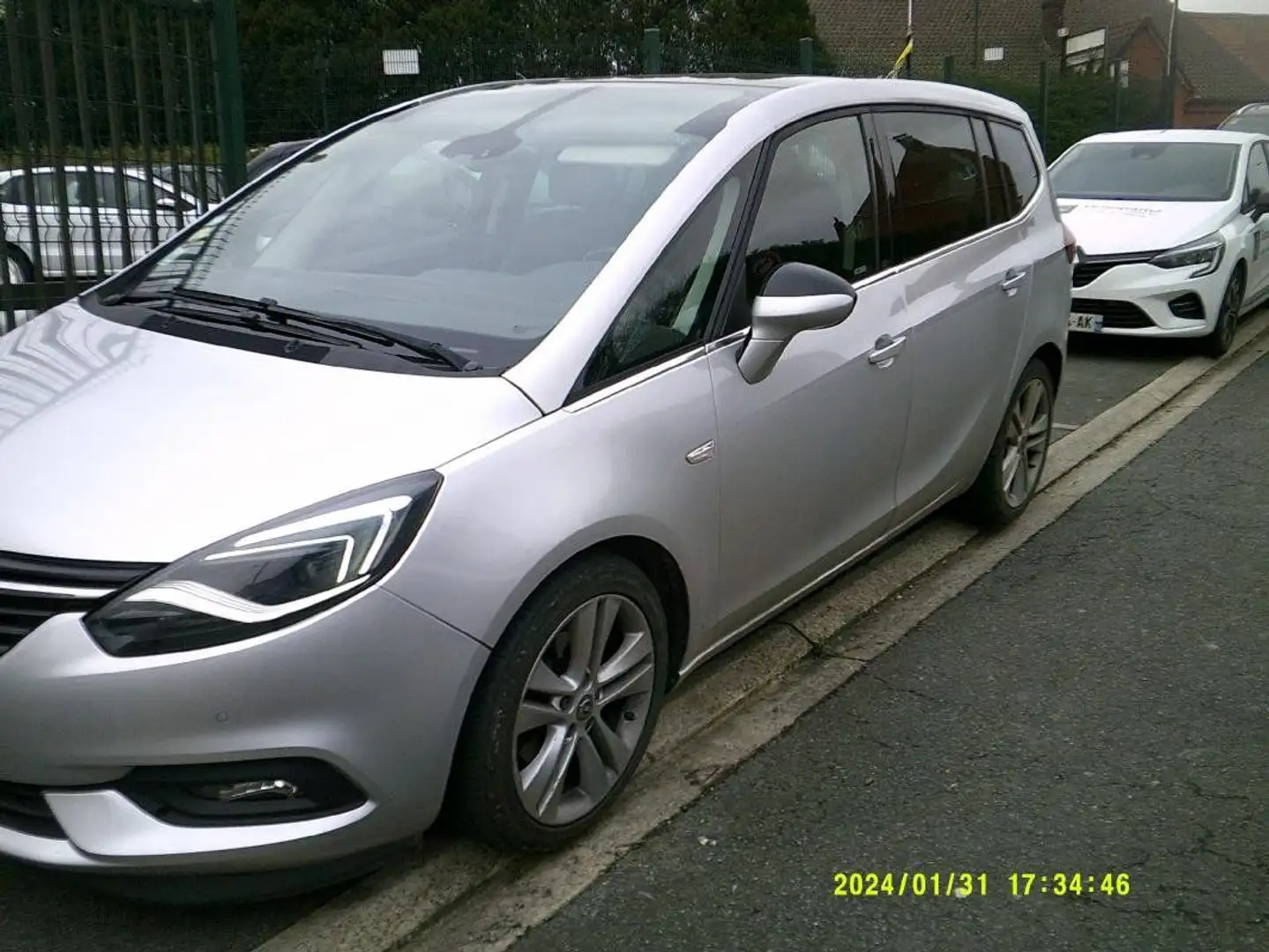 Opel Zafira TOURER 1.6L 135CV ELITE (2018) Gris - 2