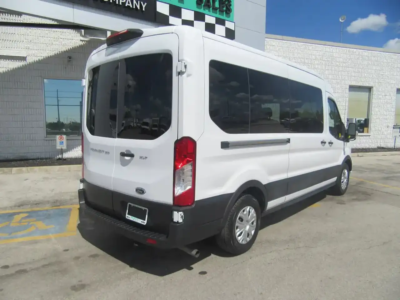 Ford Transit Passenger Wagon снимка Ford Transit Passenger Wagon