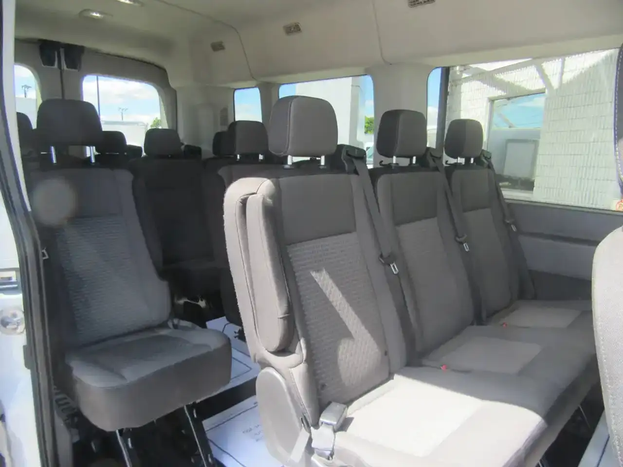 Ford Transit Passenger Wagon снимка Ford Transit Passenger Wagon