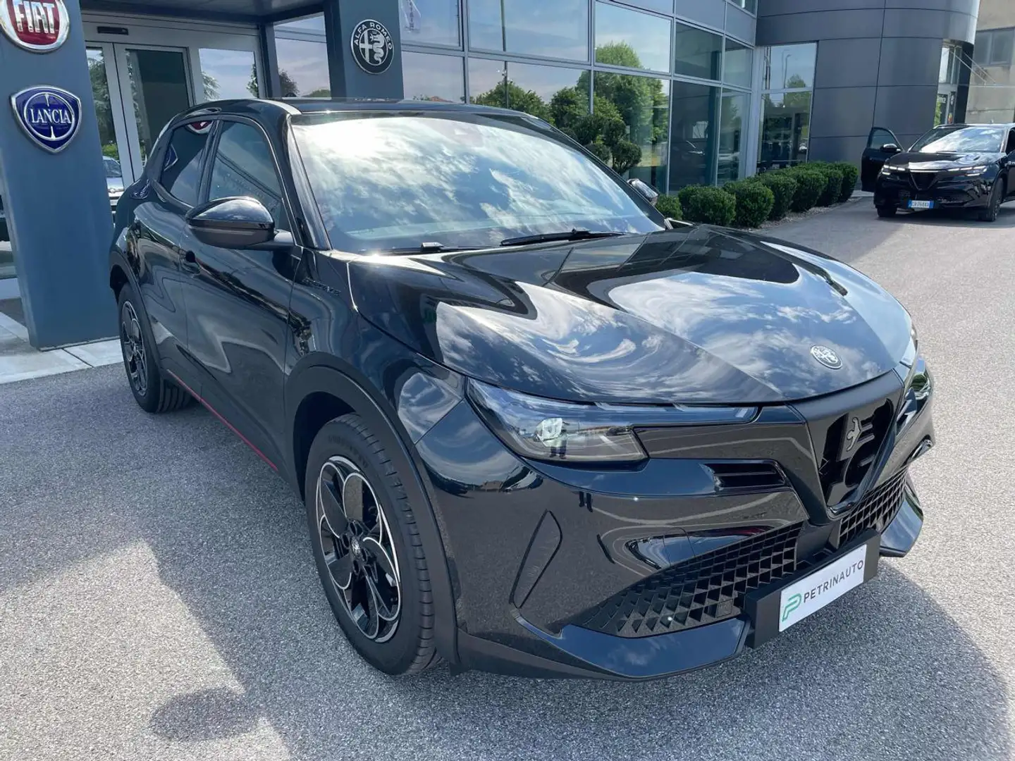 Alfa Romeo Junior 1.2 145 CV Hybrid eDCT6 Speciale Schwarz - 1