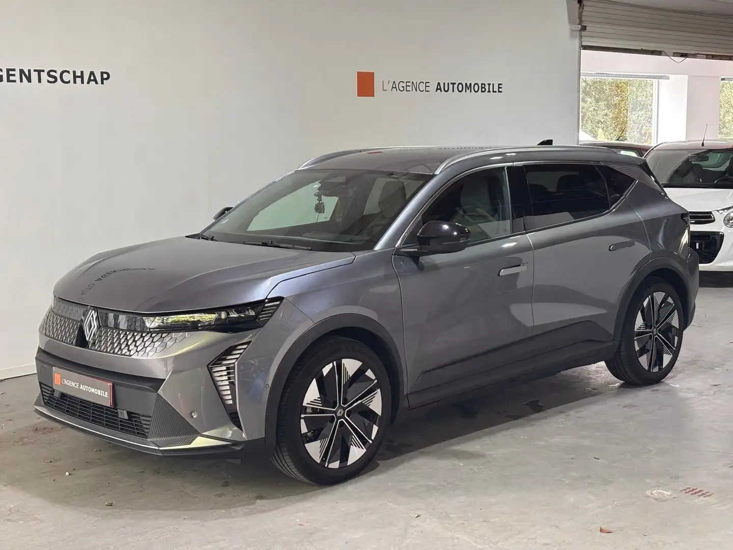 Renault Scenic Garantie 12 mois Gris - 2
