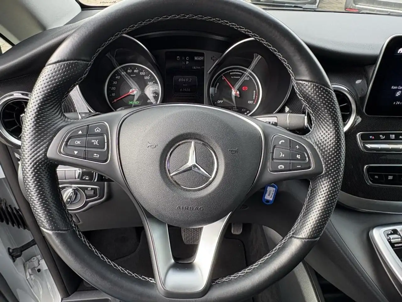 Mercedes-Benz EQV 300 Lang 6-Sitze Distronic 360° LED Navi 360 14
