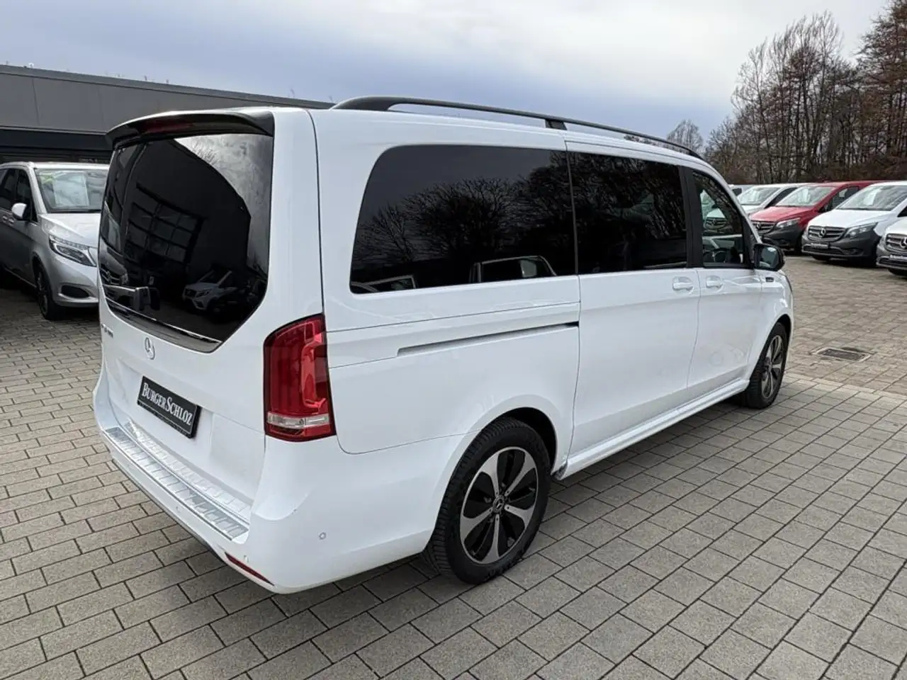 Mercedes-Benz EQV 300 Lang 6-Sitze Distronic 360° LED Navi 360 5