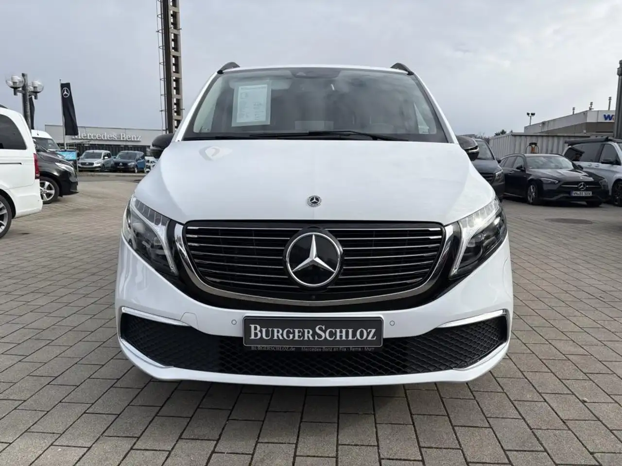 Mercedes-Benz EQV 300 Lang 6-Sitze Distronic 360° LED Navi 360 2