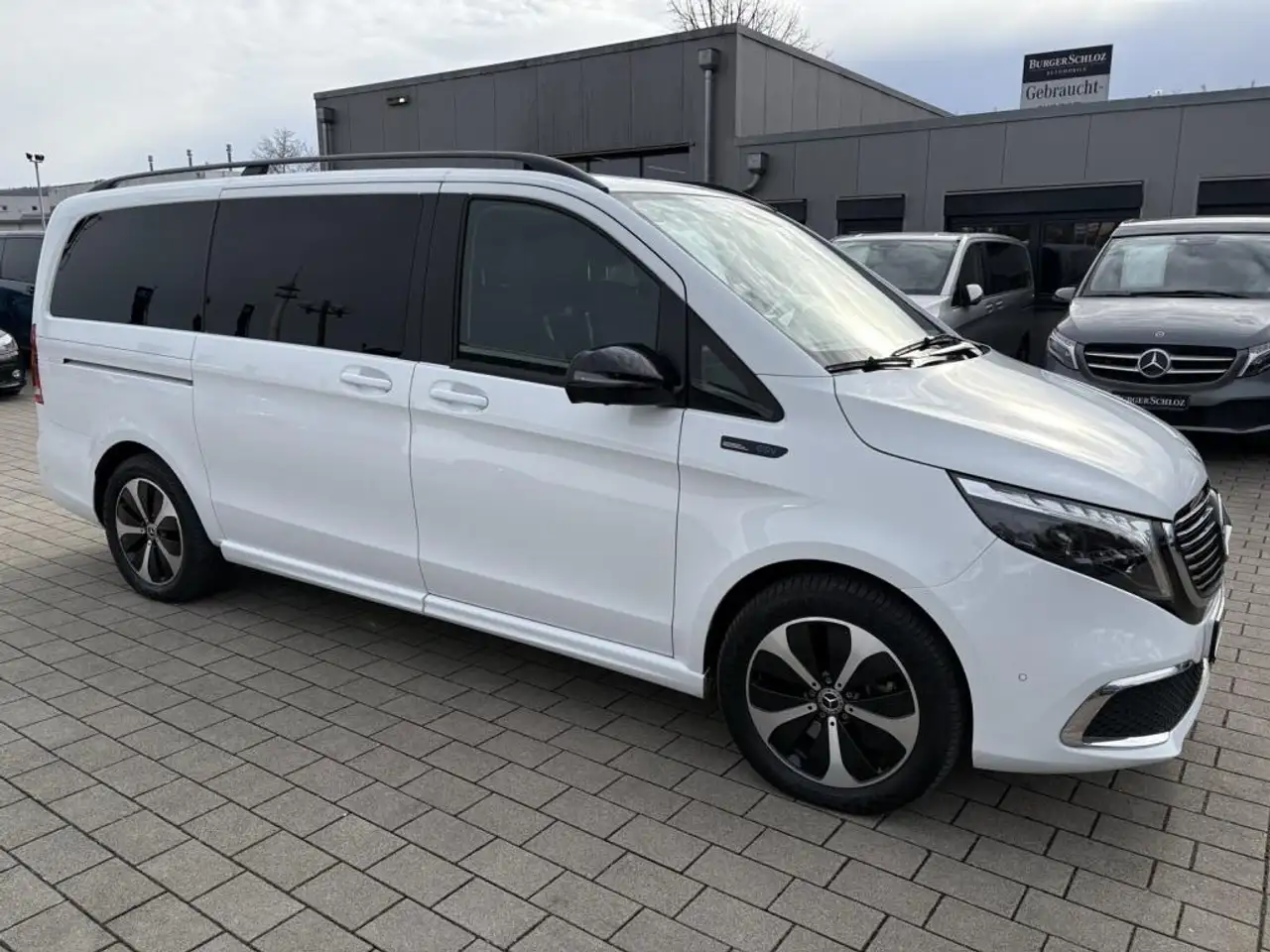 Mercedes-Benz EQV 300 Lang 6-Sitze Distronic 360° LED Navi 360 3