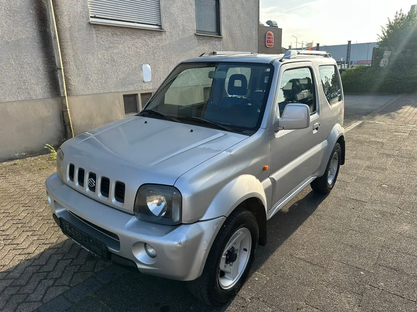 Suzuki Jimny Ranger Lim. Life style,Tüv Bis 01/26 Silber - 1