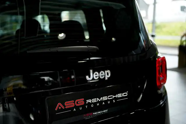 Jeep Renegade view 14