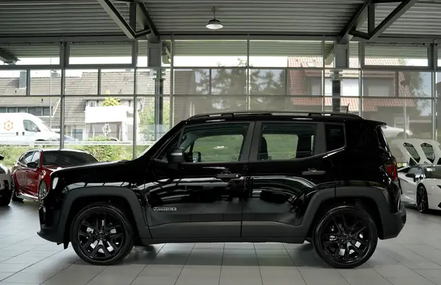 Jeep Renegade view 13