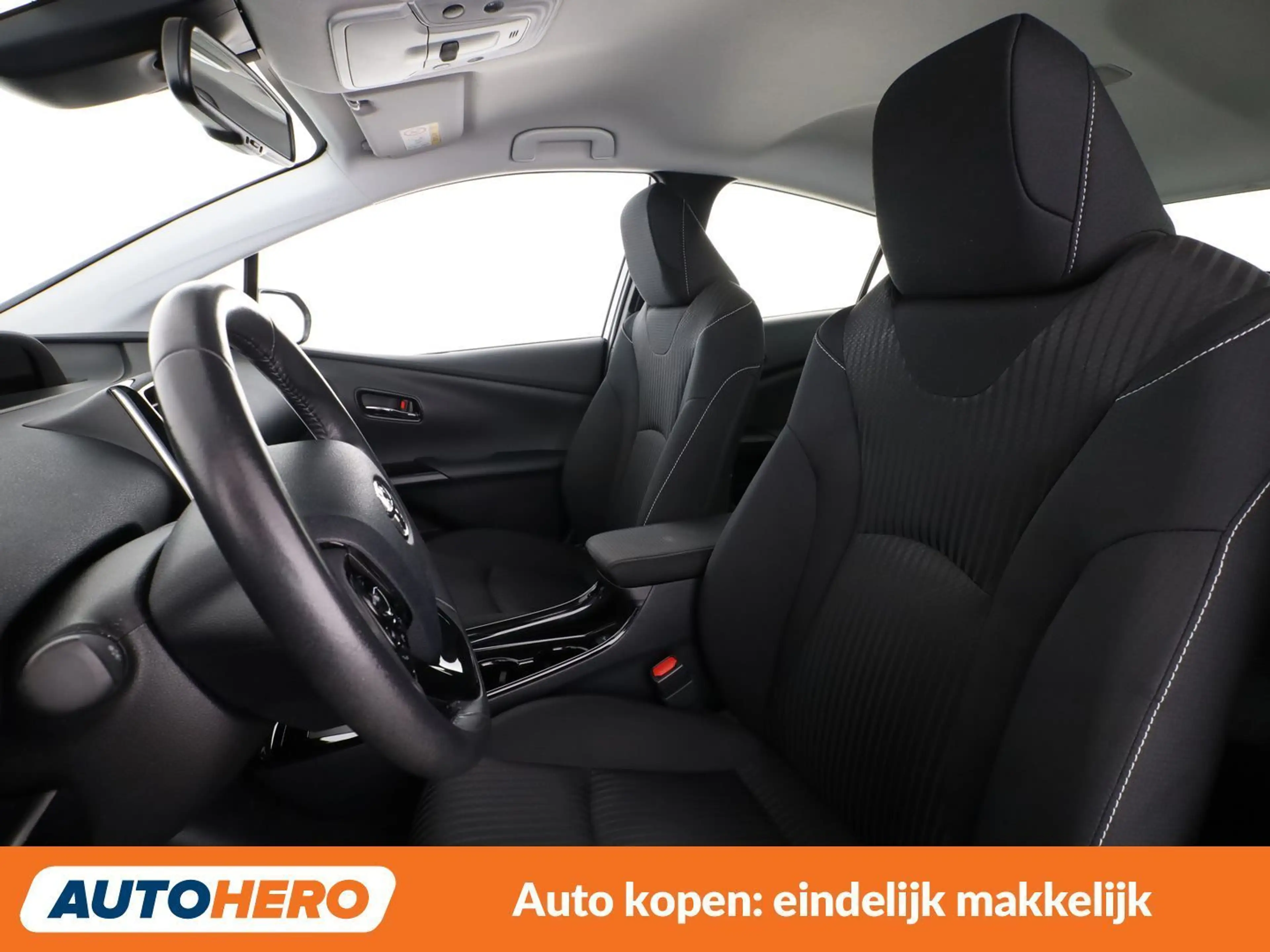 Toyota Prius 1.8 Plug-in Hybrid Comfort — photo 10