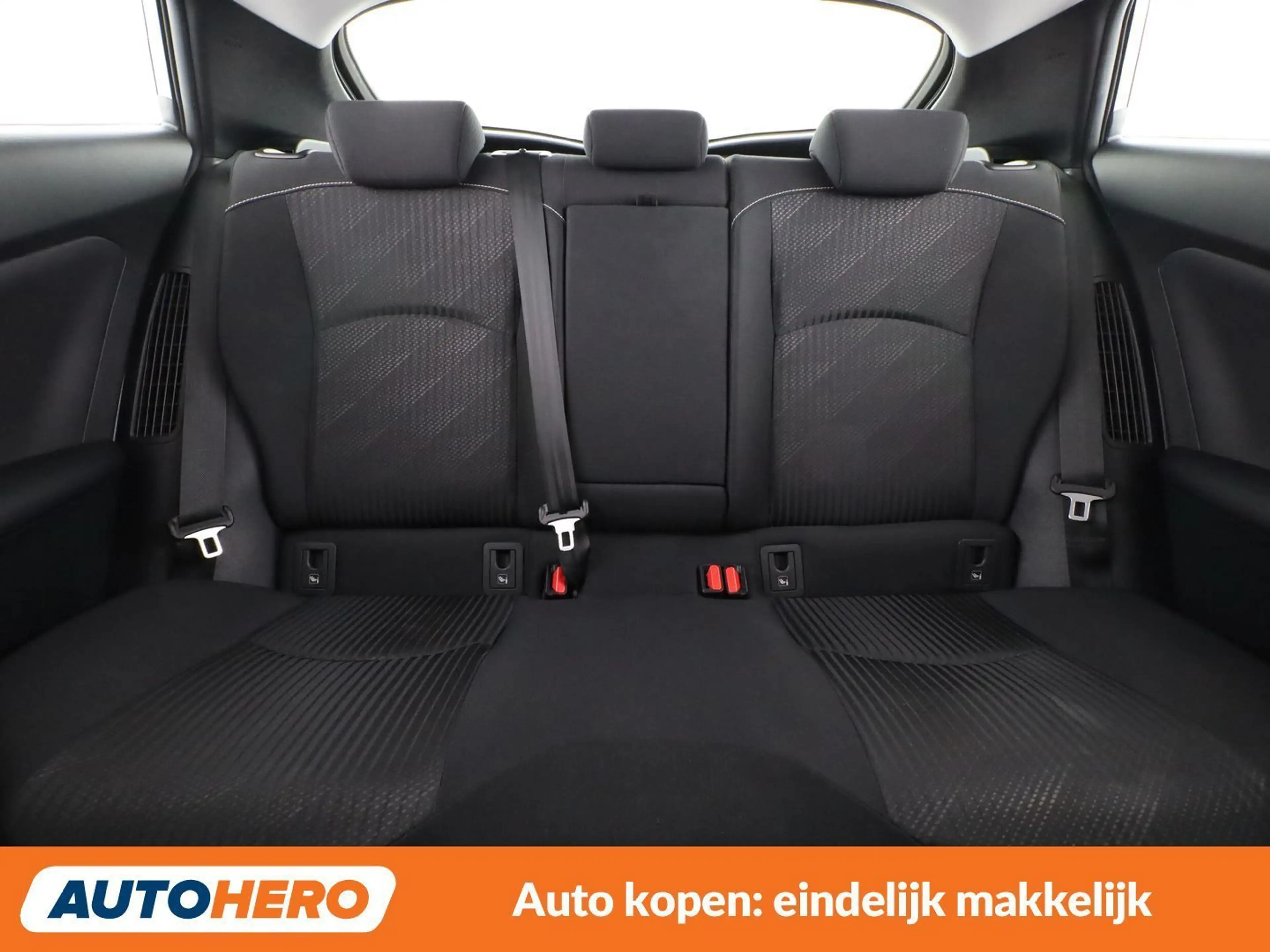 Toyota Prius 1.8 Plug-in Hybrid Comfort — photo 15