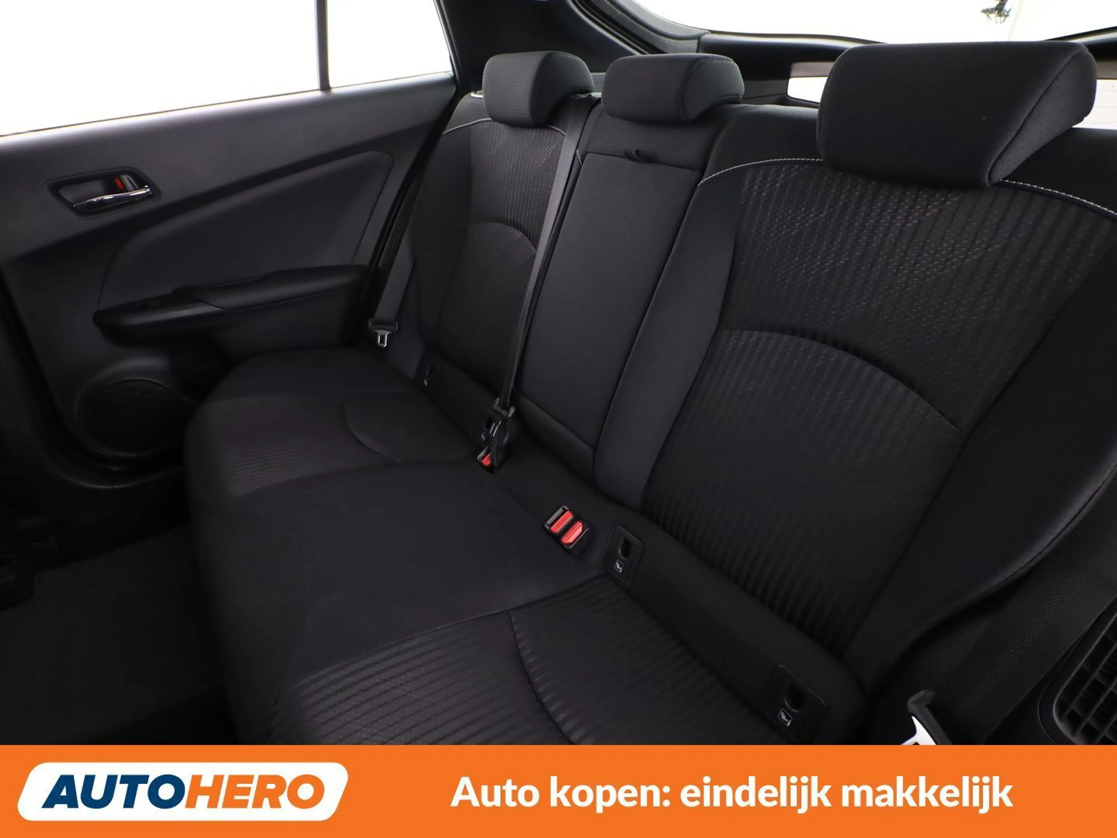 Toyota Prius 1.8 Plug-in Hybrid Comfort — photo 14