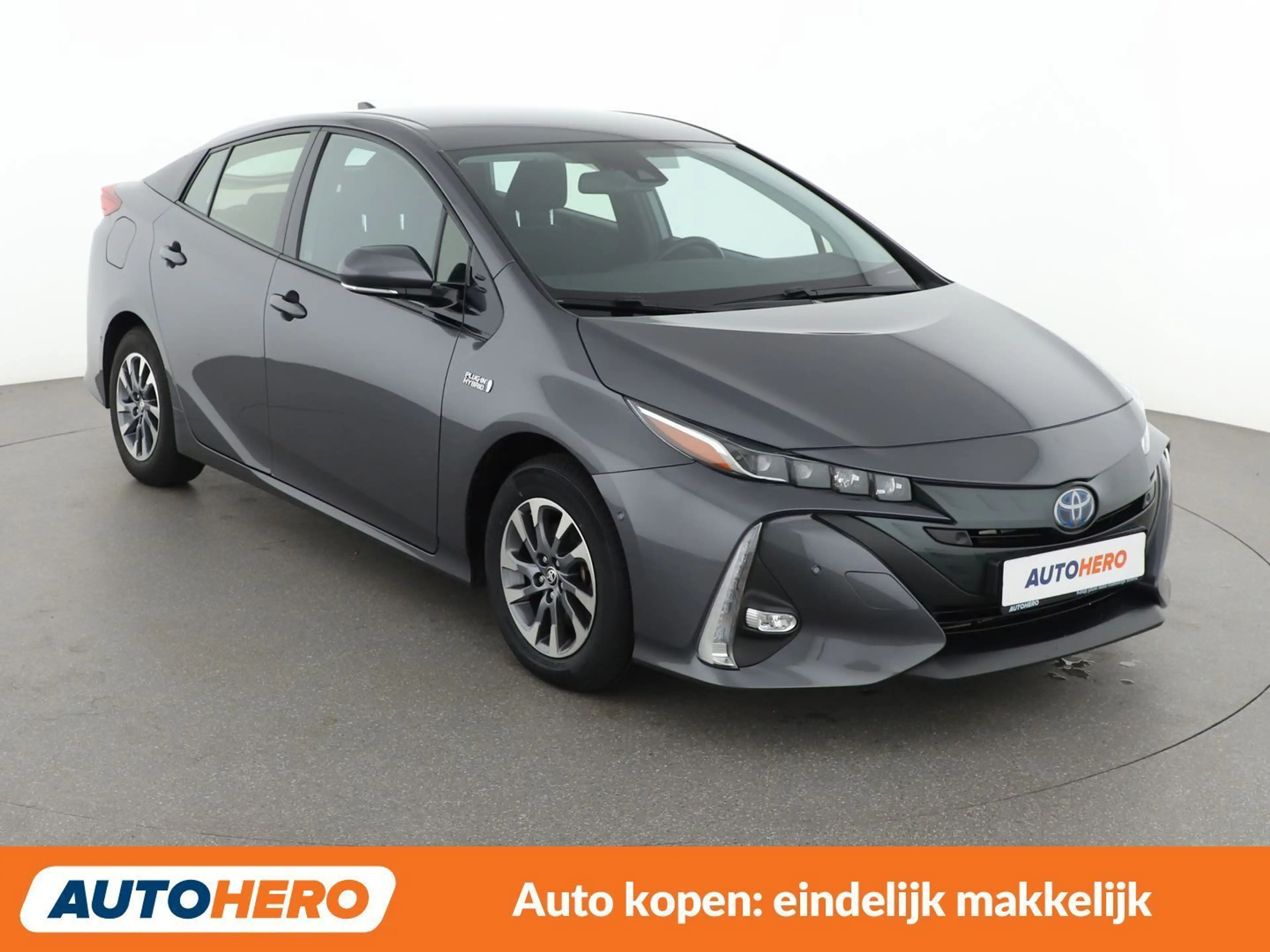 Toyota Prius 1.8 Plug-in Hybrid Comfort — photo 8