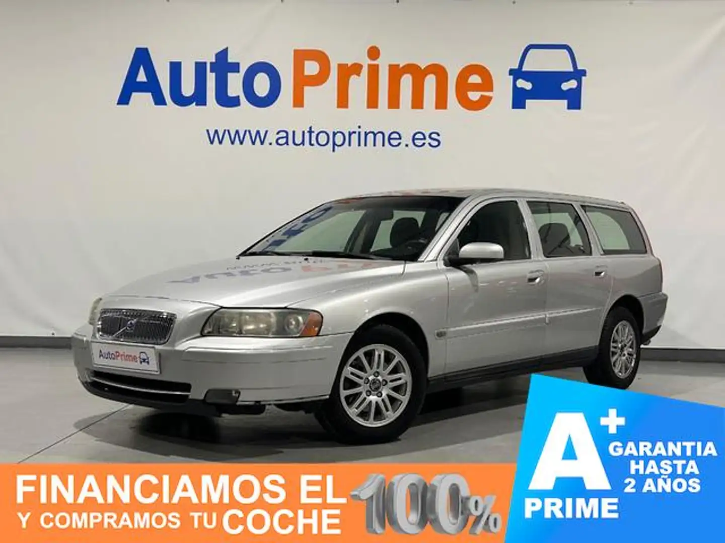 Volvo V70 2.4 Momentum Plateado - 1