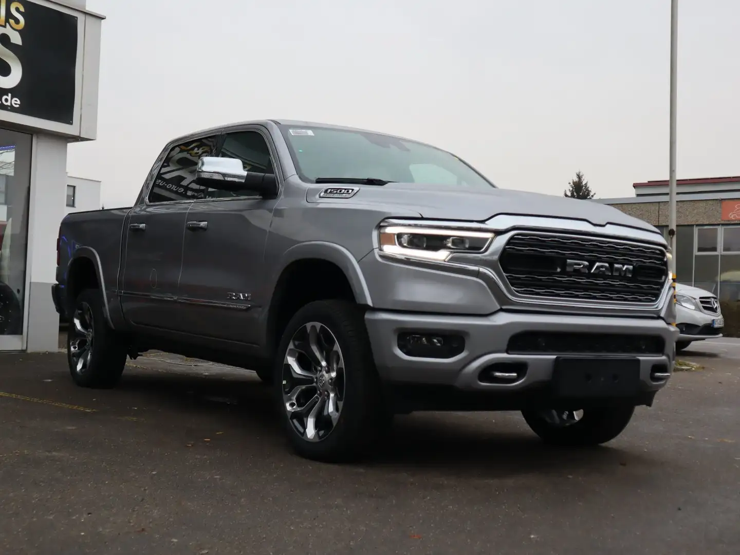 Dodge RAM 5,7ltr Crew Limited 10th Anniversary  MWK HeadUP Argintiu - 2