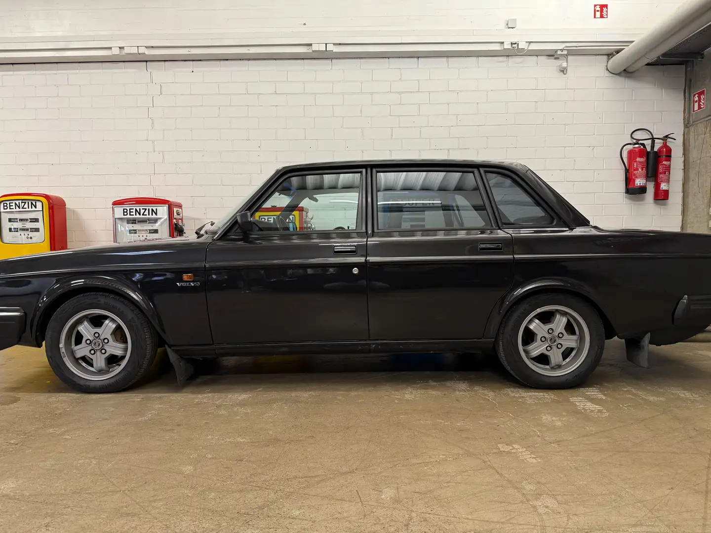 Volvo 244 Turbo Schwarz - 1