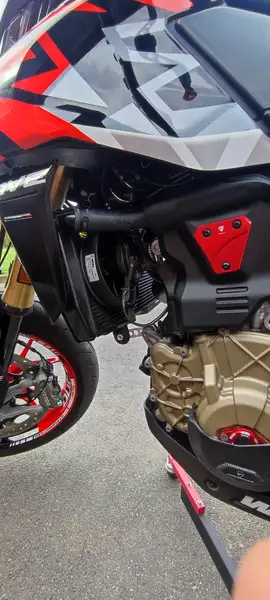 Ducati Hypermotard 698 - foto 5