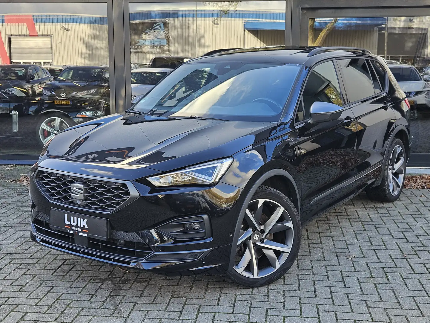 SEAT Tarraco 1.4 TSI e-Hybrid PHEV FR + PANO DAK + LED + ADAPT Zwart - 2
