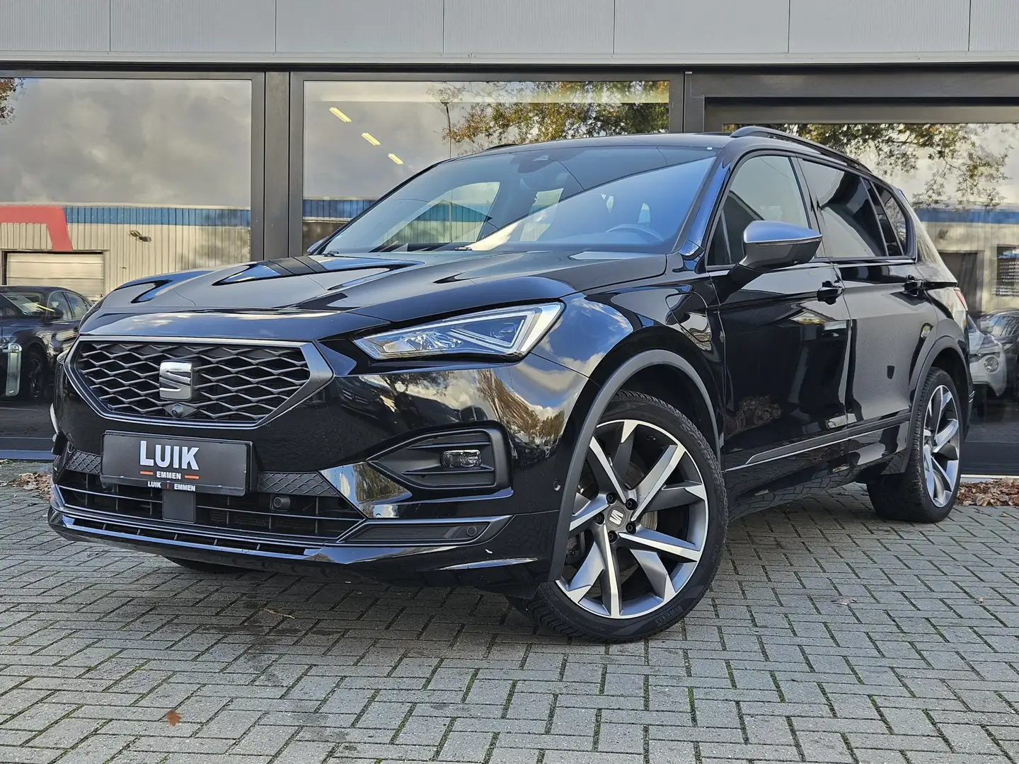 SEAT Tarraco 1.4 TSI e-Hybrid PHEV FR + PANO DAK + LED + ADAPT Zwart - 1