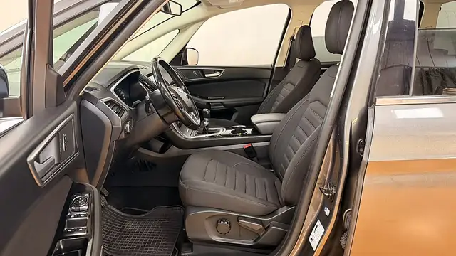 Ford Galaxy view 18